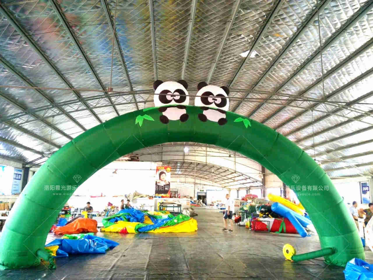 荔城熊猫喷绘拱门